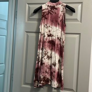 Maroon dress with cutout in the front